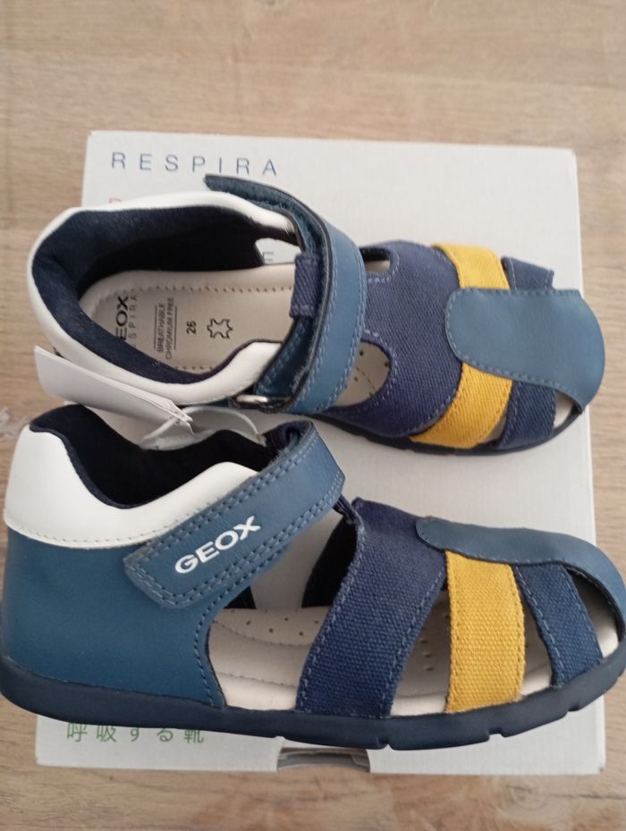 Geox neuves pour garçon en taille 26 - photo numéro 4