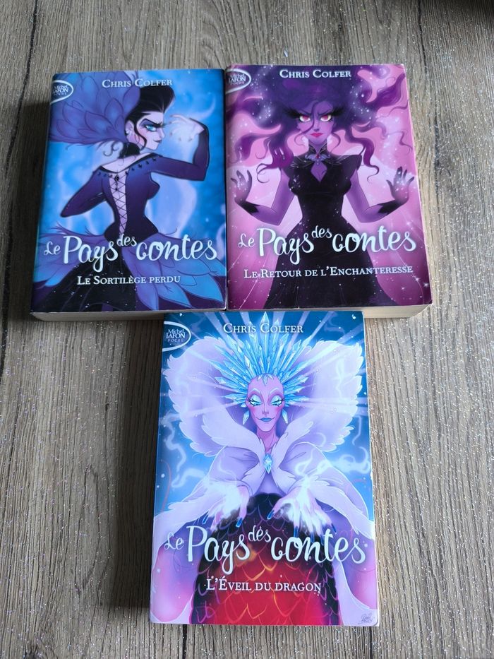 Lot de 3 livres le pays des contes