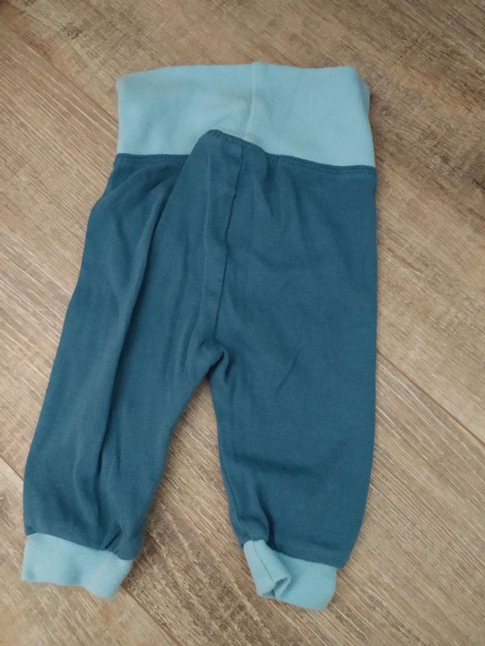 Pantalon 1 mois - photo numéro 2