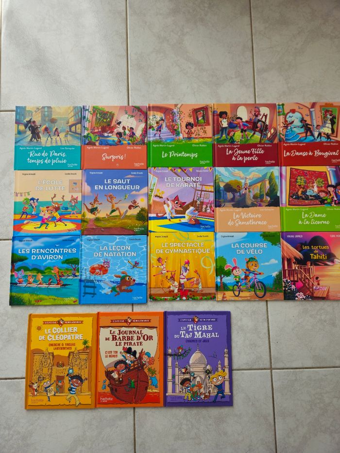 Lot de 18 livres happy meal mac Donalds