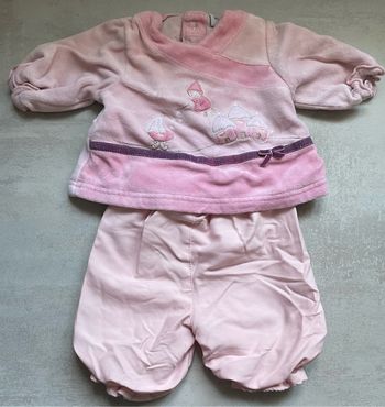 Ensemble rose 1 mois