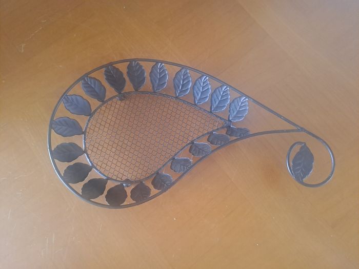 Vide poche en fer forgé léger marron - photo numéro 2