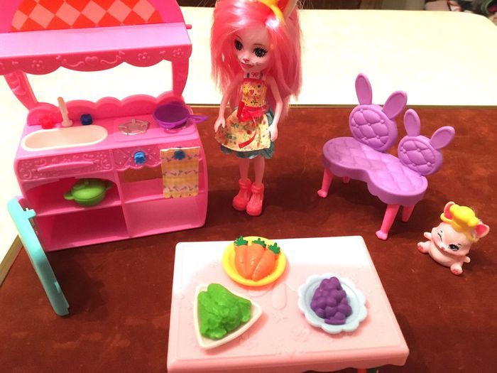 Poupée Enchantimals lapin avec sa cuisine