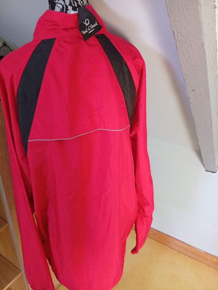 Jolie veste coupe vent avec cordon de serrage en bas - photo numéro 2