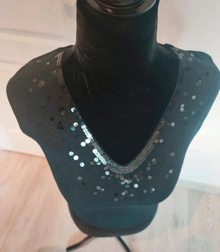 Top camaïeu noir taille 2