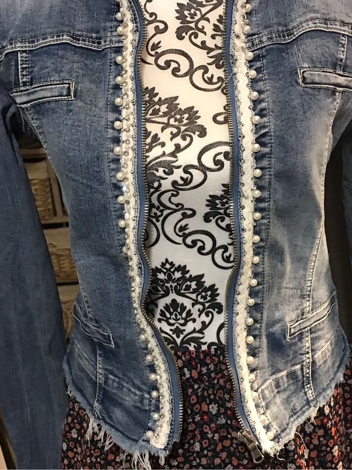 Veste en jean. Taille 38 - photo numéro 2