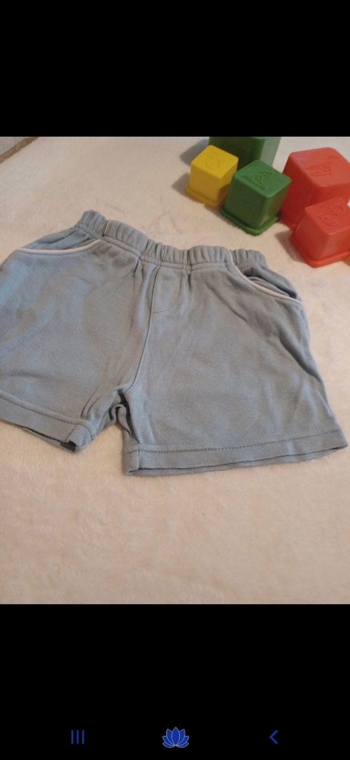 Lot de 2 shorts bébé taille 6 mois - photo numéro 3