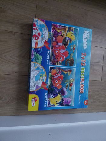2 Puzzles nemo en très bon état 
