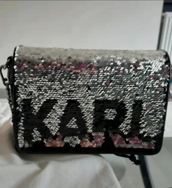 Sac en cuir et sequins réversibles. Bandoulière amovible. Karl Lagerfeld authentique. Neuf 🥰 - photo numéro 9