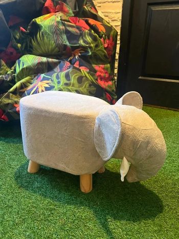 Pouf éléphant pour chambre d'enfant