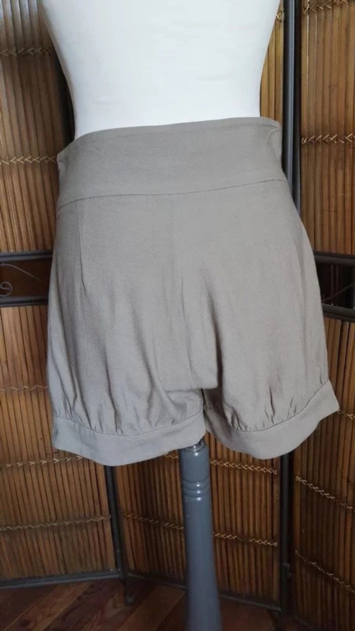 Superbe short beige Ralph Lauren Taille 36 - photo numéro 2