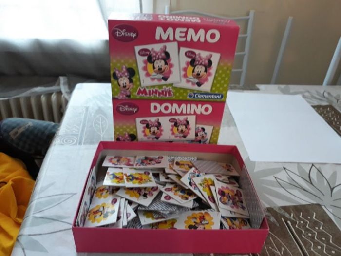Jeu 2 en 1 : Memo et Domino Minnie