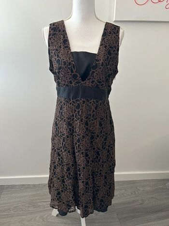 Robe noire et marron broderies dentelles Burton T38 M