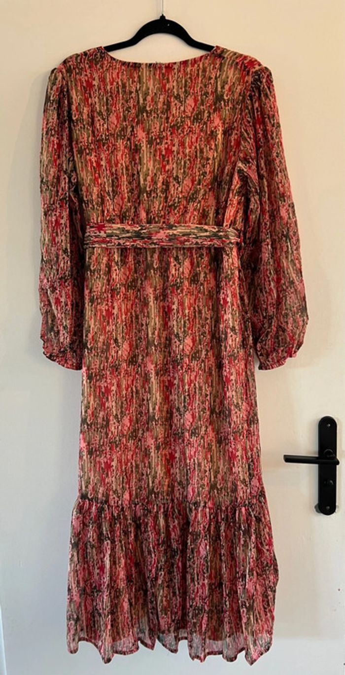 Robe longue blanche porte - photo numéro 3