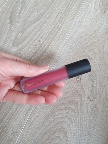 Rouge à lèvres mat neuf