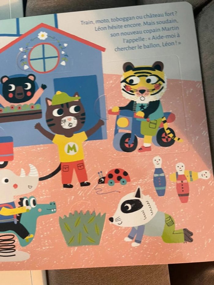 Livre animé avec volets surprises mon premier jouer à la creche - photo numéro 11