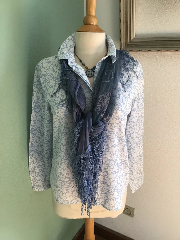 Chemise bleu ciel et blanche - photo numéro 4