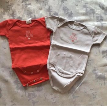 ✨ Lot de 2 bodies bébé 3 mois – mots d’enfants – tbe ✨