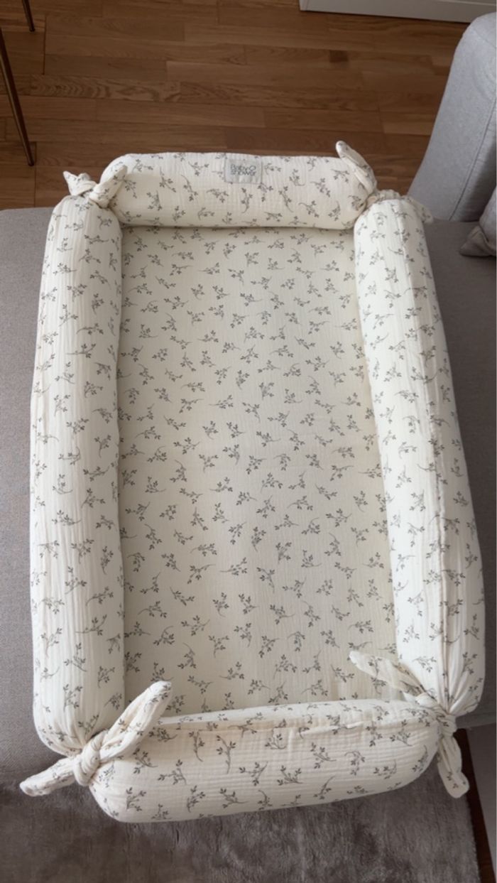 Nid d’ange/ réducteur de lit baby shower - photo numéro 2