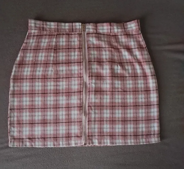 Jupe courte à carreaux - photo numéro 2