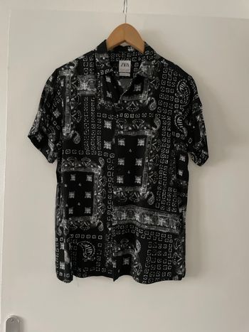 Chemisette Zara, taille S. Très bon état six euros.