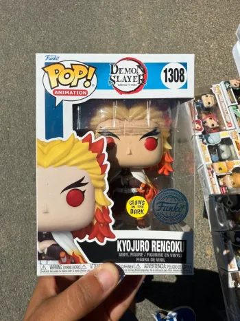 Funko Pop Kyojuro Rengoku 1308 GITD - Demon Slayer