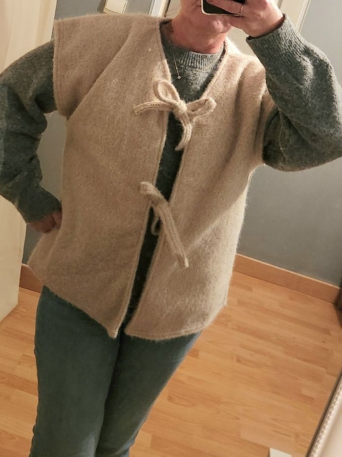 Gilet sans manches laine bouillie neuf taille 36.42