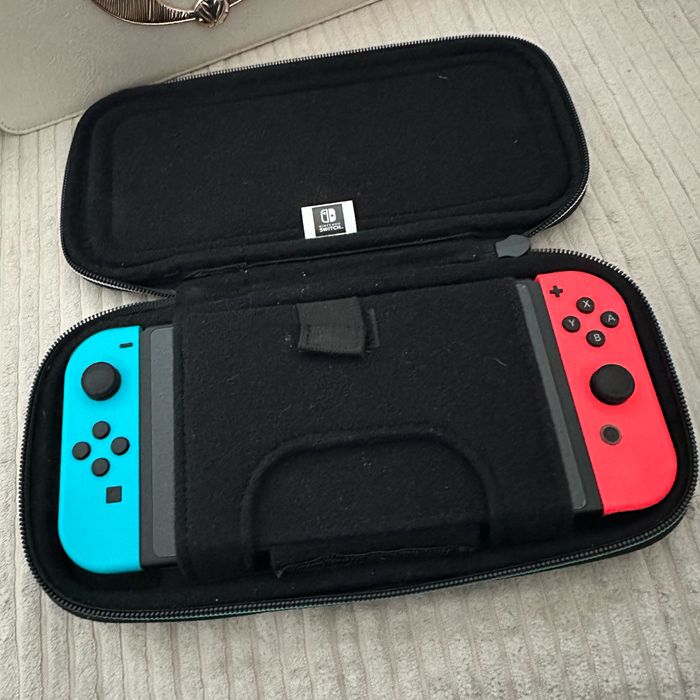 Switch + accessoires - photo numéro 8