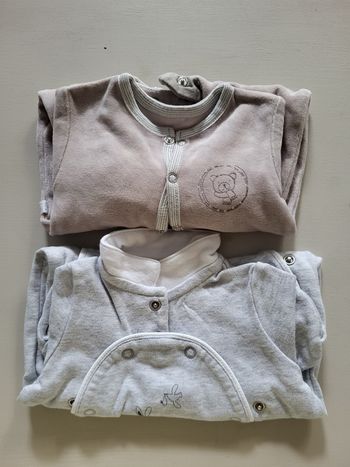 2 pyjamas