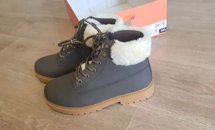 Bottines à lacets taille 36 - neuves - photo numéro 10