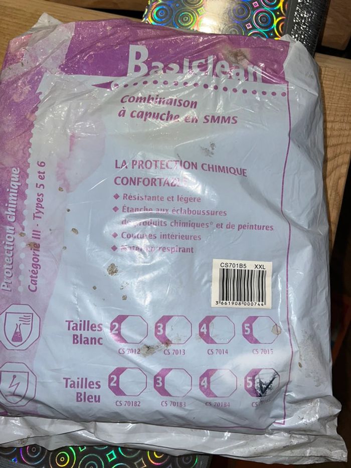 Lot neuf masques + combinaison smms neuf taille 5 basiclean