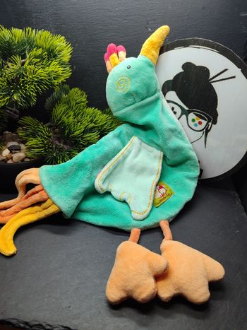 Doudou plat oiseau Balthazar Valentine coq vert orange fleur poule Moulin Roty