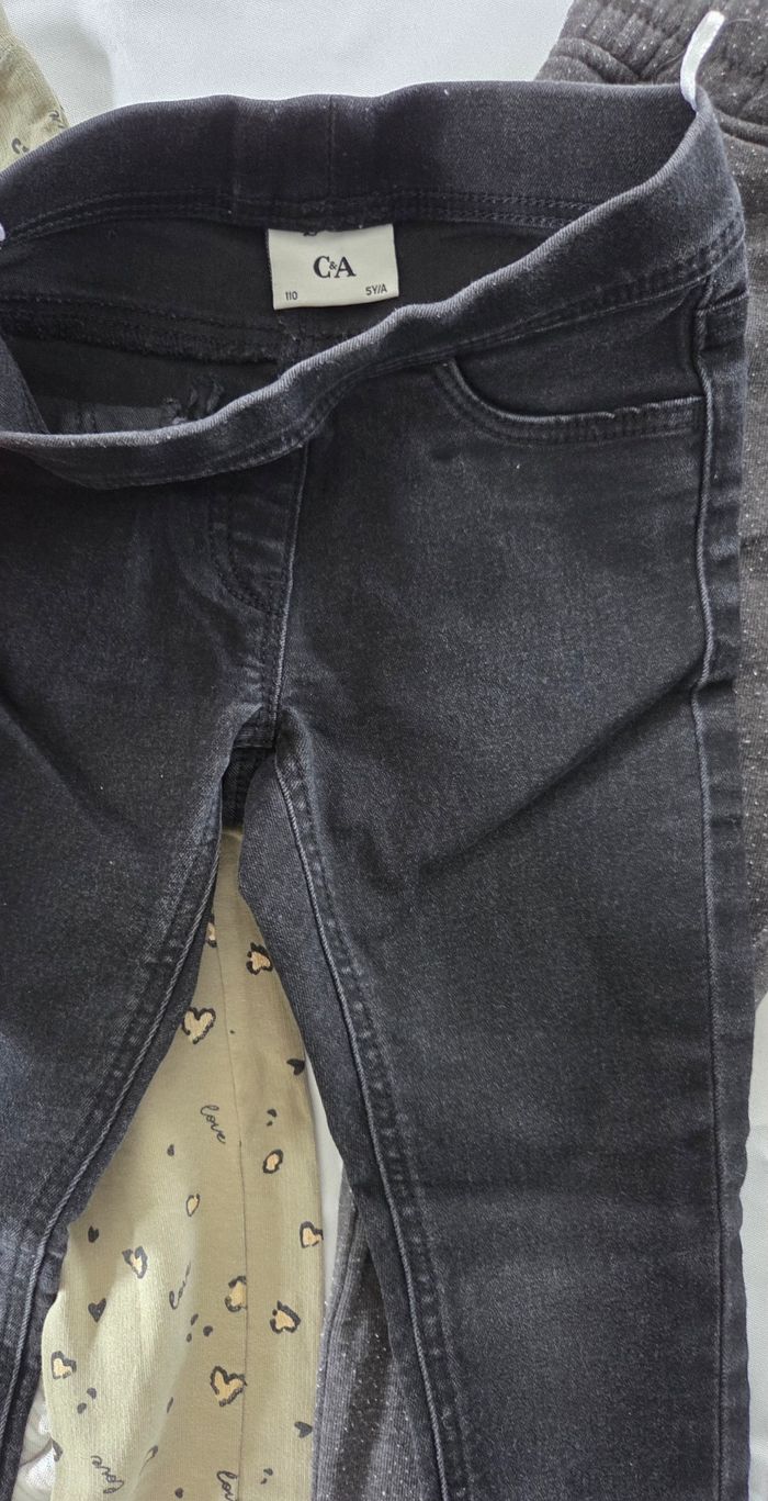 Lot pantalons fille 5 ans - photo numéro 3