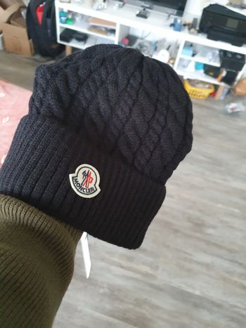 bonnet moncler neuf