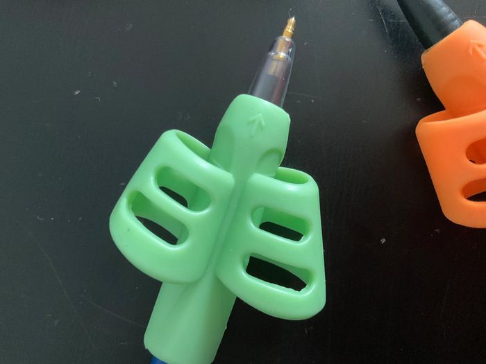 Guide / Correcteur pour l'écriture en silicone à l'unité - photo numéro 7