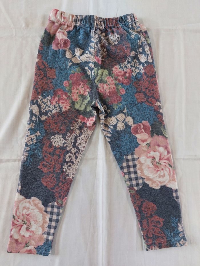 Pantalon noir motif fleur multicolors taille 2 ans/24 mois - photo numéro 2