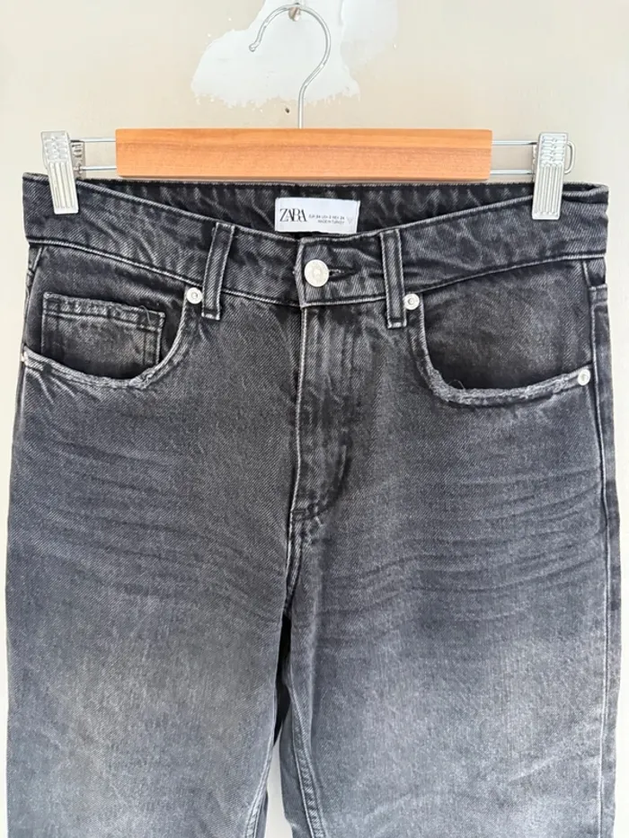 Jean noir Zara jambes droites - photo numéro 3