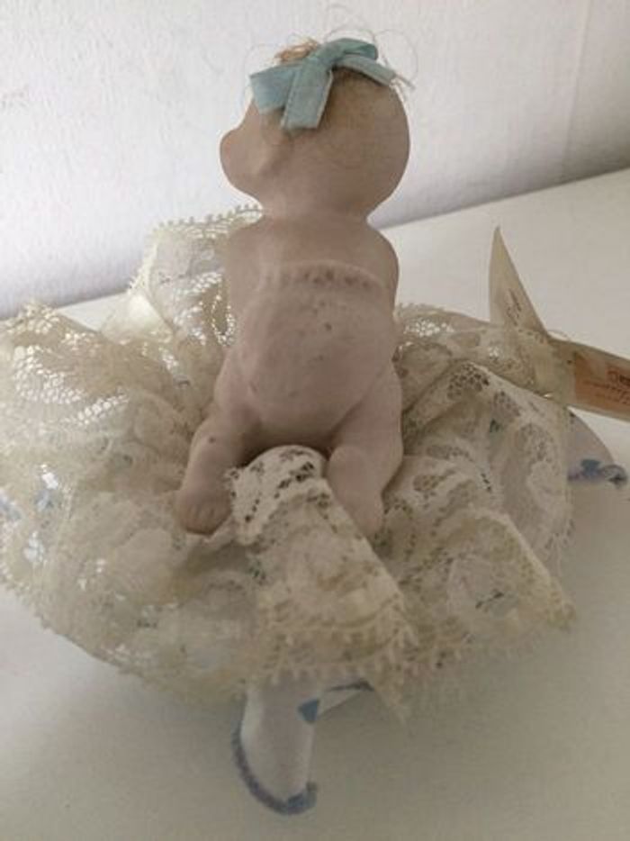 Poupon de porcelaine - photo numéro 4