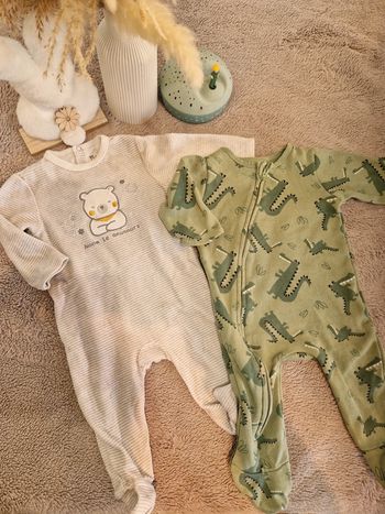 2 pyjamas 1 pièce_6mois