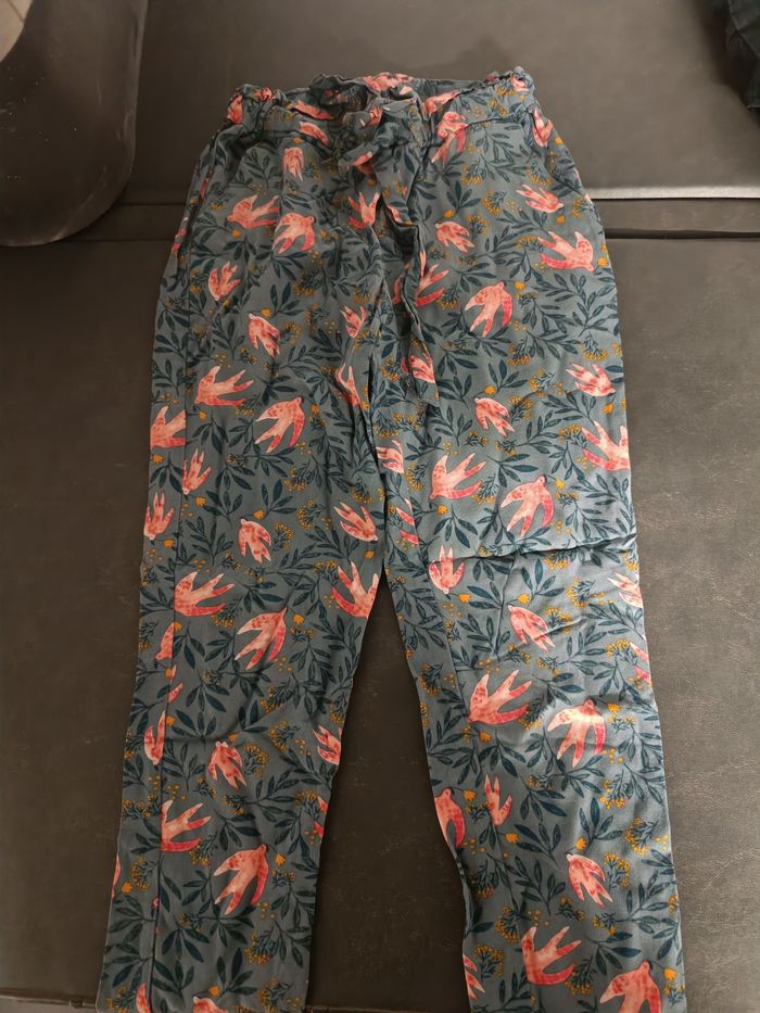 Pantalon tape a l'oeil bon état