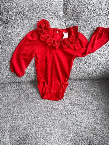 Bodie manches longues rouge col Claudine dentelle H&M