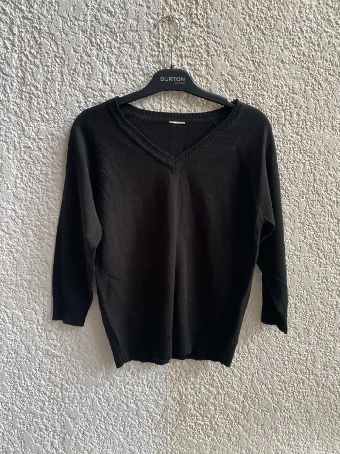 Pull col V noir manches 3/4 T 38 - photo numéro 3