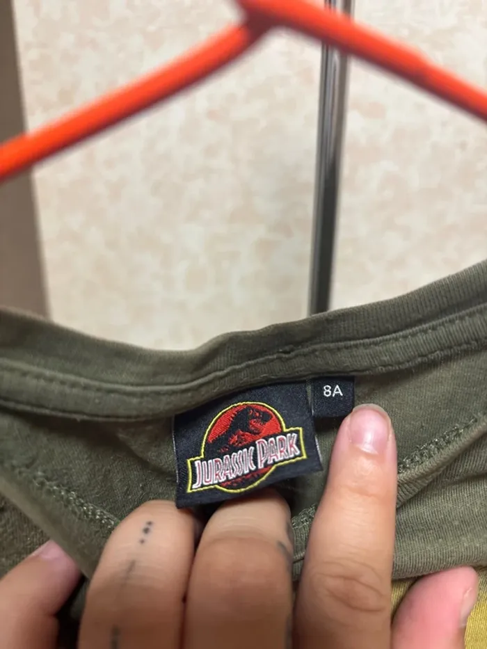 T shirt taille 8ans marque jurassic park - photo numéro 3
