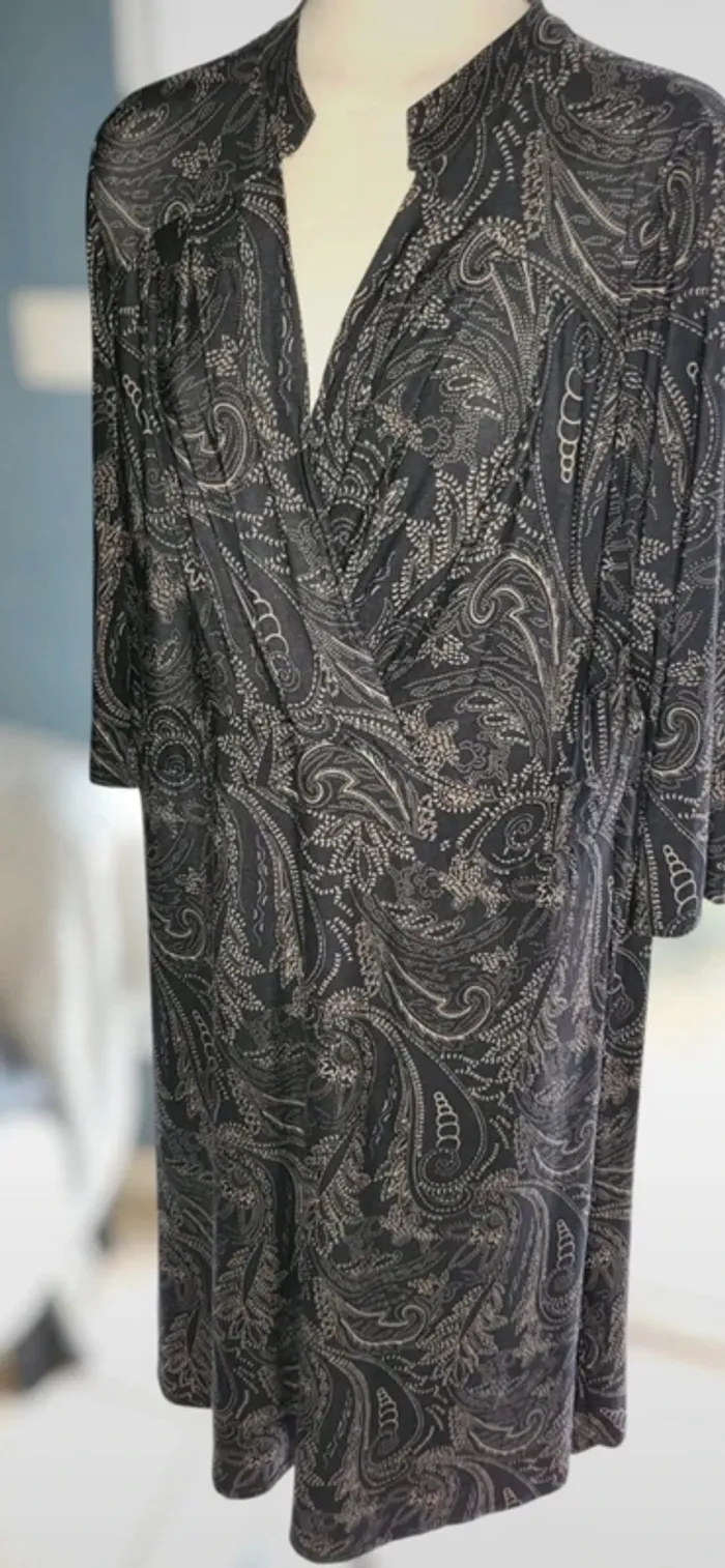 Élégante robe paisley à manches 3/4 – Tendance et Chic - photo numéro 6