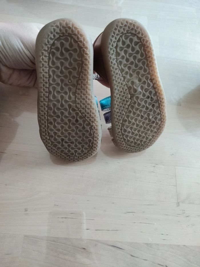 Sandale Verbaudet taille 20 - photo numéro 5