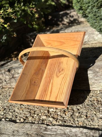 Magnifique panier en bois