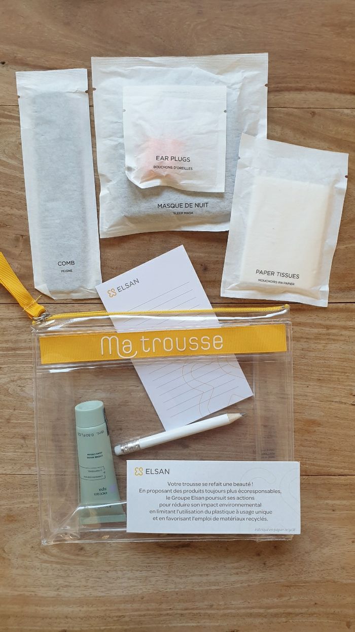 Neuf trousse Elsan masque bouchons mouchoir peigne crème main crayon feuilles
