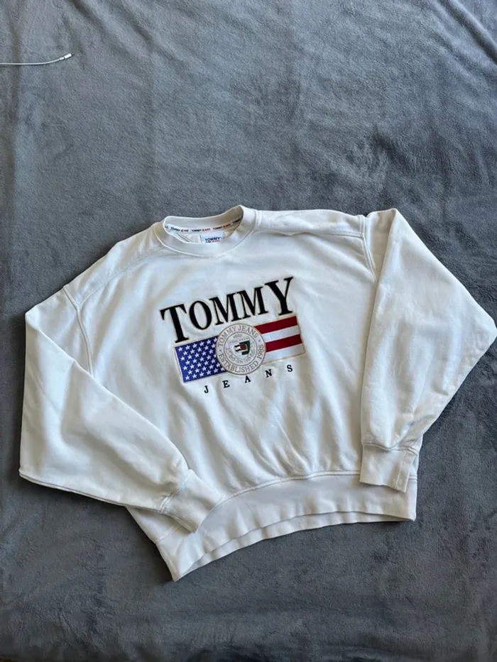 Sweat Tommy Hilfiger Jeans Vintage Blanc Cassé Logo T.M – Rare & Authentique