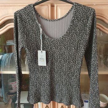 Magnifique haut manche longue mi saison Taille L Mim