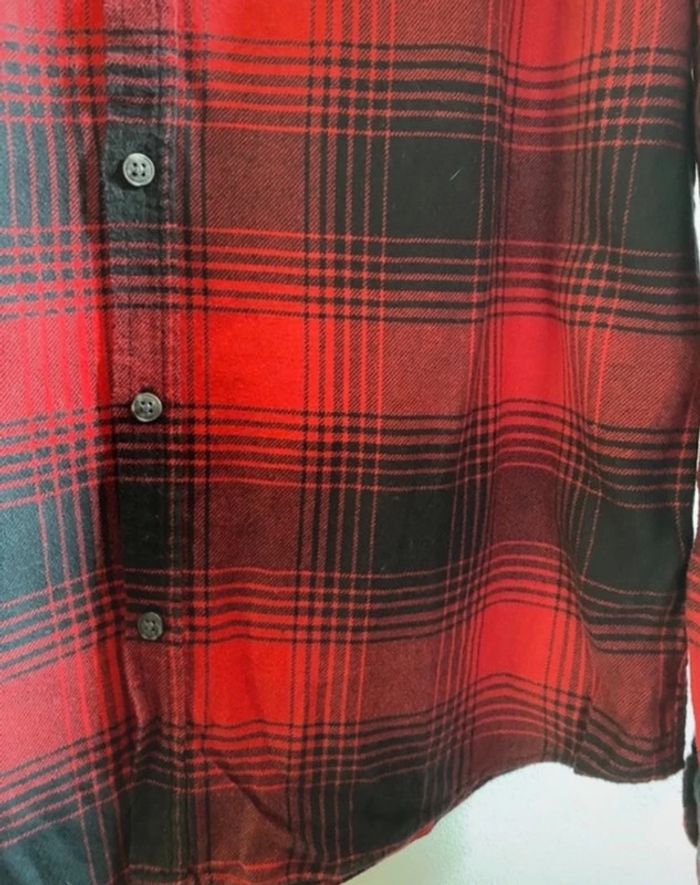 Belle chemise Primark  style bûcheron Noir et rouge  Taille M - photo numéro 2